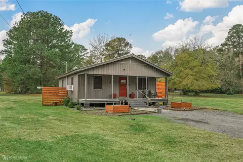 688 Fuller St, Doyline, LA 71023