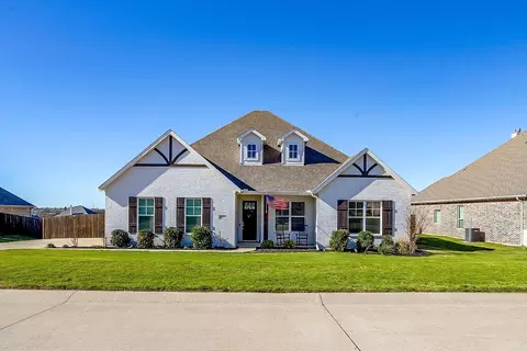 107 Oak View Dr, Godley, TX 76044
