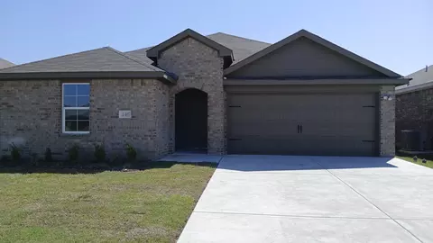 105 Labein Ave, Greenville, TX 75402