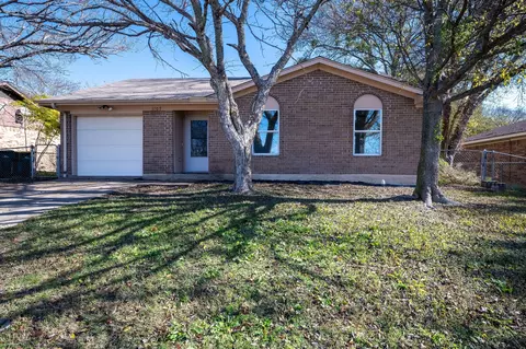 1107 Saturn Dr, Cedar Hill, TX 75104