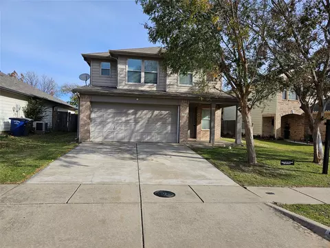 1985 Courtside Dr, Grand Prairie, TX 75051