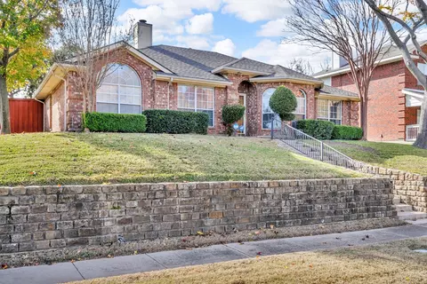 3033 Creek Meadow Ln, Garland, TX 75040