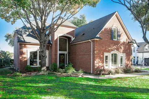 7520 Bradford Pear Dr, Irving, TX 75063