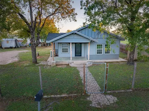 811 W 809 W Jeanette St, Breckenridge, TX 76424