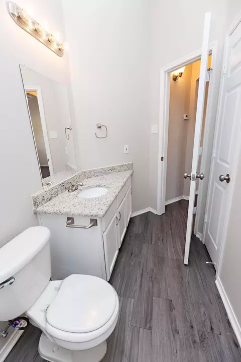 Bath - 100 Hackberry Trl, Forney, TX 75126 photo 5 of 6