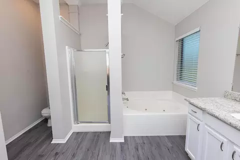 Bath - 100 Hackberry Trl, Forney, TX 75126 photo 2 of 6