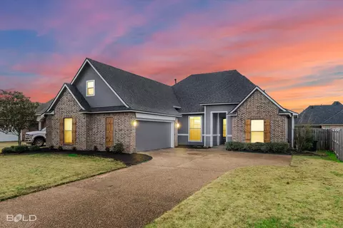 509 Half Moon Ln, Bossier City, LA 71111
