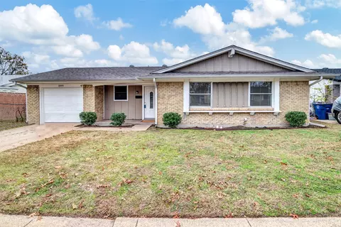 6444 Leaning Oaks St, Dallas, TX 75241