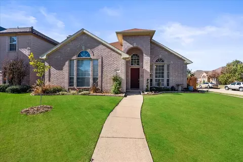 7791 Beaver Head Rd, Fort Worth, TX 76137