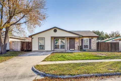 7204 Augusta St, The Colony, TX 75056