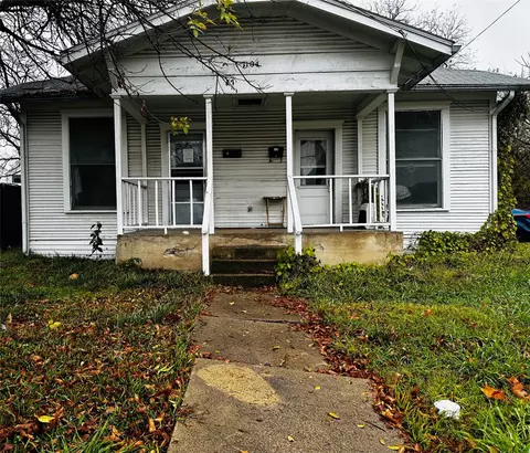 1104 Sycamore St, Commerce, TX 75428