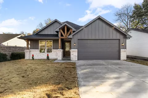 641 Kimbrough St, White Settlement, TX 76108