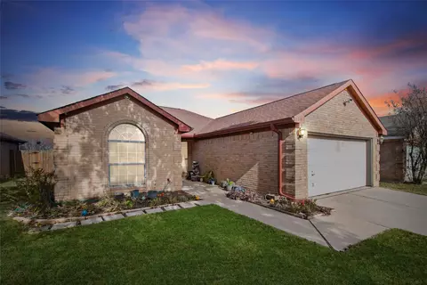 816 Bridle Trl, Saginaw, TX 76179
