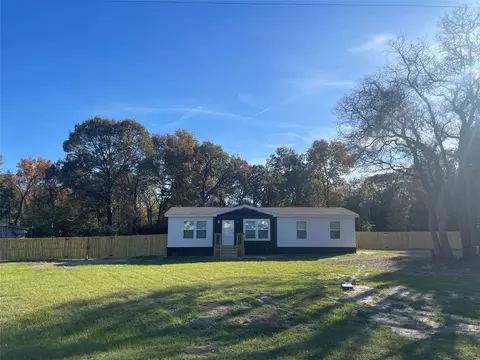 7839 Two Mile Cir, Athens, TX 75752