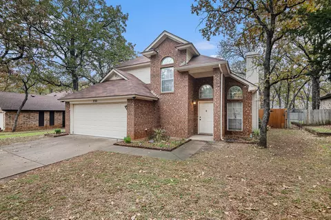 732 High Crest Dr, Azle, TX 76020