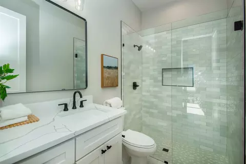 215 E Wall St, Grapevine, TX 76051 photo 14