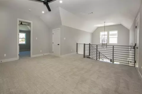 215 E Wall St, Grapevine, TX 76051 photo 26