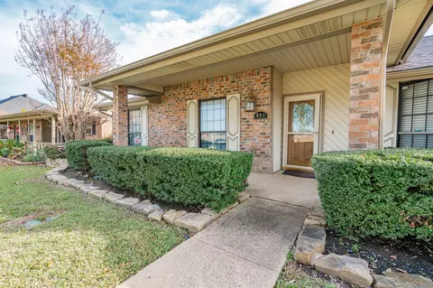926 Green Canyon Dr, Mesquite, TX 75150