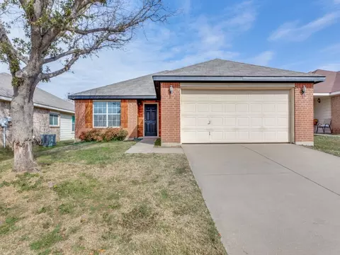 380 Blairwood Dr, Fort Worth, TX 76134