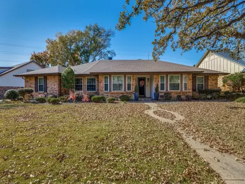1808 Woodside Dr, Arlington, TX 76013