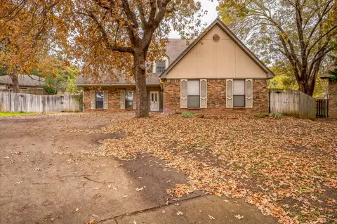 508 Sunlight Ct, Arlington, TX 76006