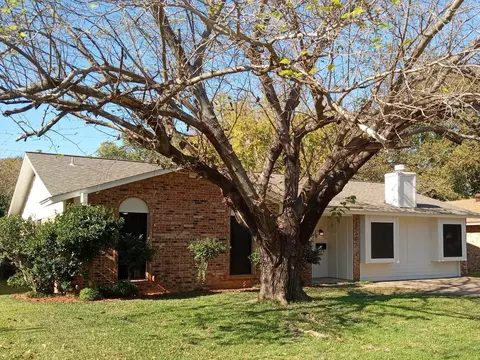 1817 Southstone Ln, Irving, TX 75060