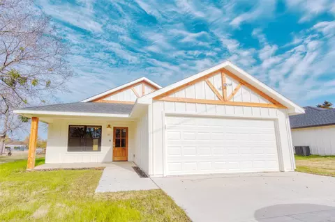 207 E Cardinal St, Ector, TX 75439