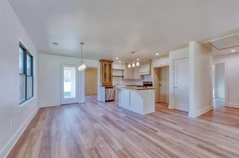 207 E Cardinal St, Ector, TX 75439 photo 4
