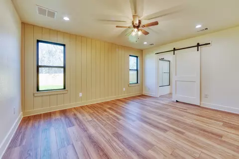 207 E Cardinal St, Ector, TX 75439 photo 8