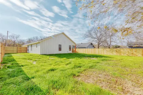 207 E Cardinal St, Ector, TX 75439 photo 15