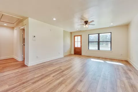 207 E Cardinal St, Ector, TX 75439 photo 2