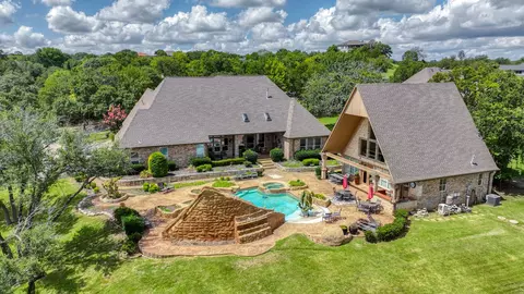 115 Autumn Springs Ct, Weatherford, TX 76087