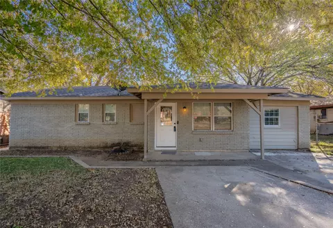 4720 Melinda Dr, Forest Hill, TX 76119