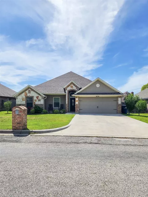 1209 Butterfield St, Bridgeport, TX 76426