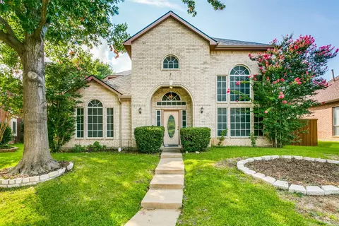 1360 Winnipeg Dr, Lewisville, TX 75077