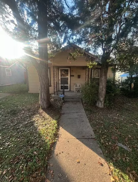 3027 S Marsalis Ave, Dallas, TX 75216
