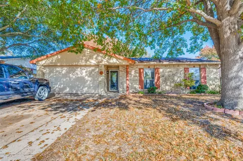 7315 Hedge Dr, Dallas, TX 75249