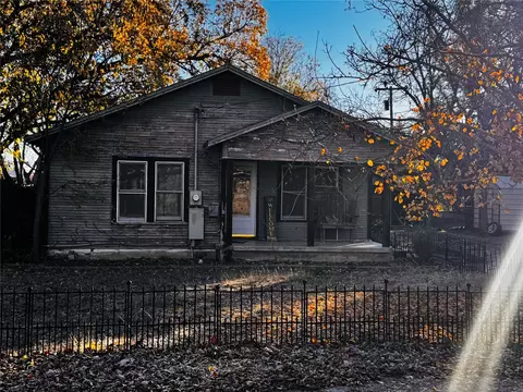 105 Vine St, Bangs, TX 76823