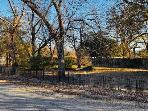 105 Vine St, Bangs, TX 76823 photo 3