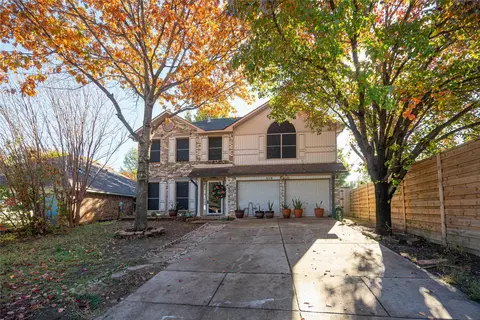 419 Windhurst Dr, Grand Prairie, TX 75052