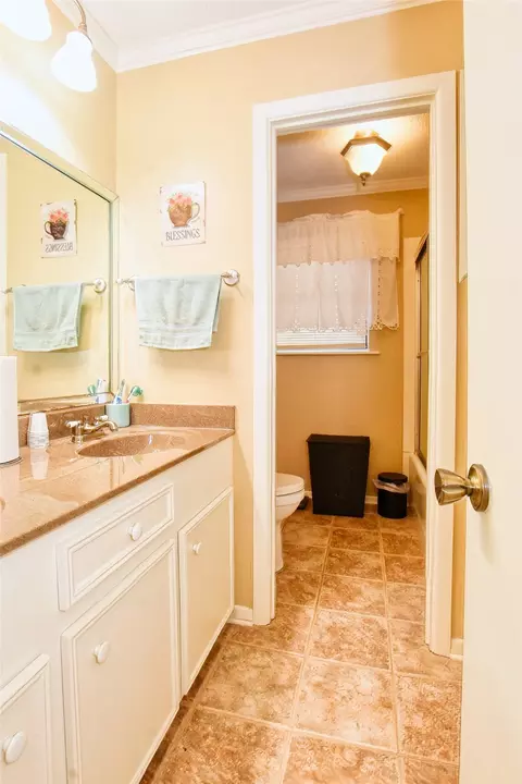 Bath - 111 Janice Dr Ext, Springhill, LA 71075 photo 6 of 6
