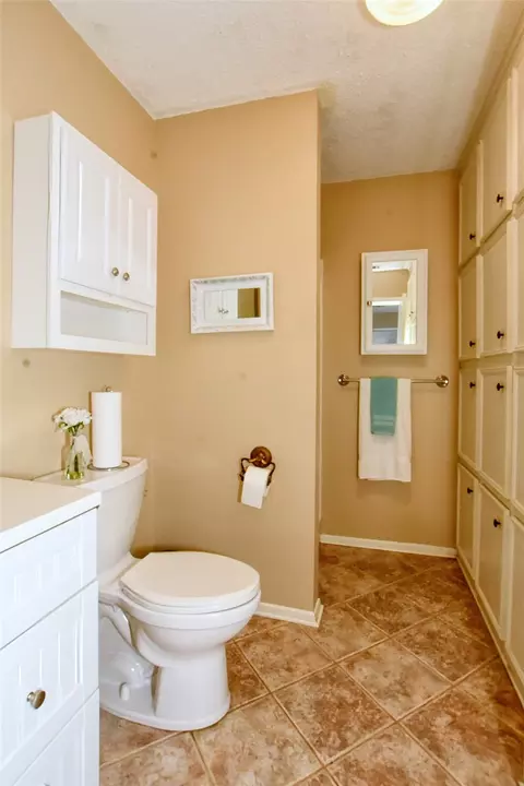 Bath - 111 Janice Dr Ext, Springhill, LA 71075 photo 3 of 6
