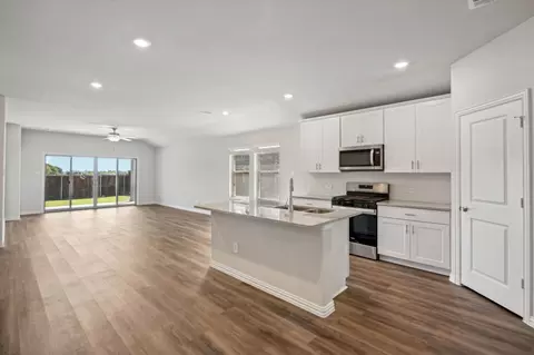3410 Kingdom Dr, Farmersville, TX 75442