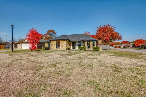 509 W Lark Ct, Desoto, TX 75115