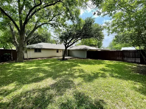1045 Rosewood Dr, Desoto, TX 75115