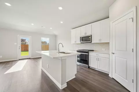 3412 Kingdom Dr, Farmersville, TX 75442