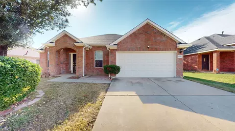 7120 Lake Hawkins Dr, Arlington, TX 76002