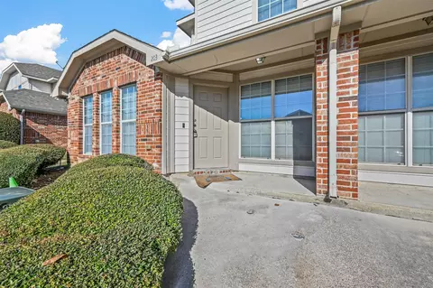 611 Oriole Blvd #203, Duncanville, TX 75116