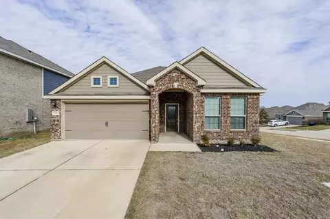 7517 Noble Oaks Dr, Fort Worth, TX 76120