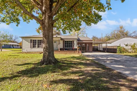 220 SE Tarrant Ave, Burleson, TX 76028